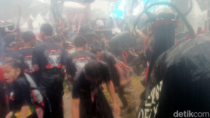 Pemain bantengan kampanye Ganjar Malang