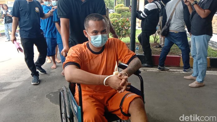 Pencuri sepeda motor dibekuk polisi di Indramayu, Selasa (30/1/2024).