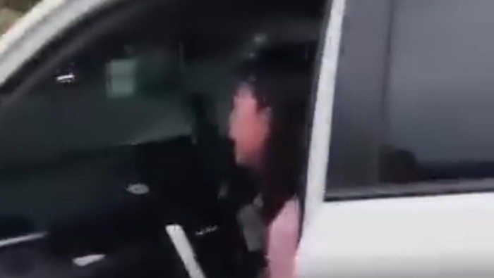 Perempuan muda di Probolinggo dianiaya dalam mobil