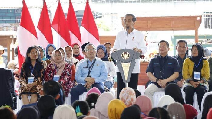 Presiden Jokowi  bertemu nasabah PNM Mekaar di Bantul, Selasa (30/1/2024)