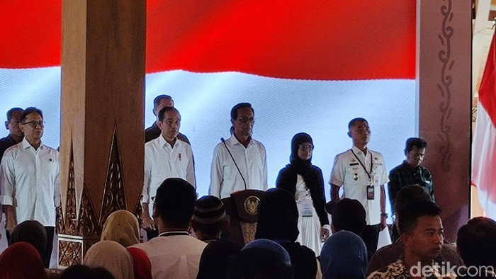 Presiden Jokowi di Gunungkidul, Selasa (30/1/2024). Jokowi hadir didampingi Sultan HB X.
