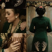 Rupanya sebelum dikenakan Nadia dan Kama, baju pengantin tersebut juga sudah pernah dipakai oleh kakak Nadia. Jadi baju pengantin yang cukup bersejarah di keluarga Nadia, berarti total sudah ada 3 pasang yang mengenakan pakaian tersebut. Foto: Instagram/@nadiasoekarno