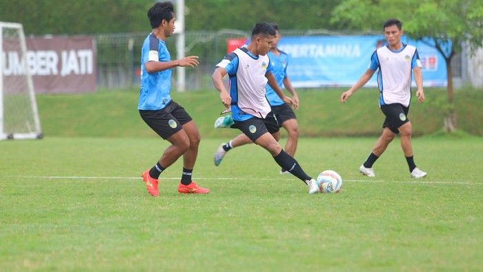 Latihan PSIM Jogja jelang menghadapi PSMS Medan, Selasa (30/1/2024).