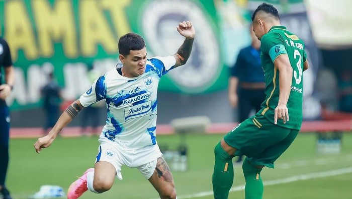 Duel Persebaya vs PSIS dalam laga tunda pekan 20 Liga 1 2023/2024.