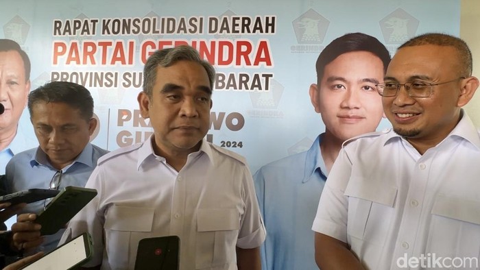 Sekjen Gerindra Ahmad Muzani dan Ketua DPD Partai Gerindra Sumbar, Andre Rosiade. (Jeka Kampai/detikSumut)