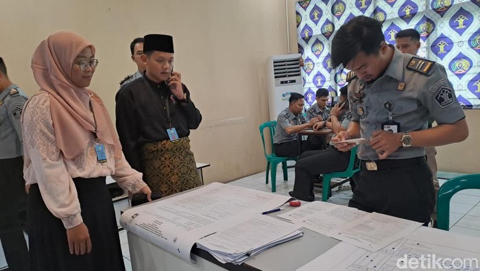 Sipir di Lapas Kelas IIB Nyomplong Sukabumi latihan jadi petugas KPPS