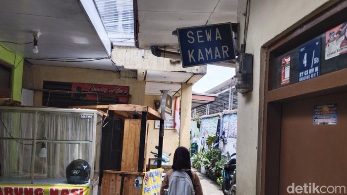 Suasana di Gang RS Mata, Kota Bandung.