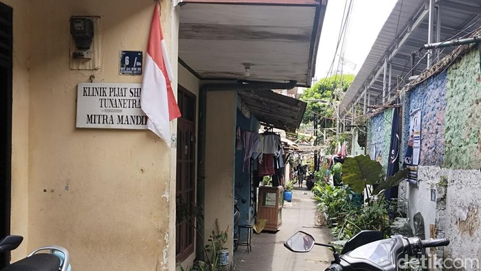 Suasana di Gang RS Mata, Kota Bandung.