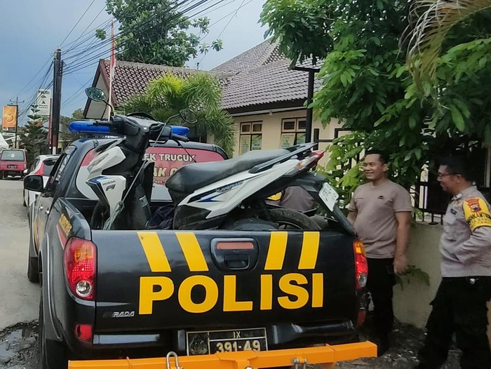 Temuan sepeda motor Vario di sungai Dengkeng, Klaten.