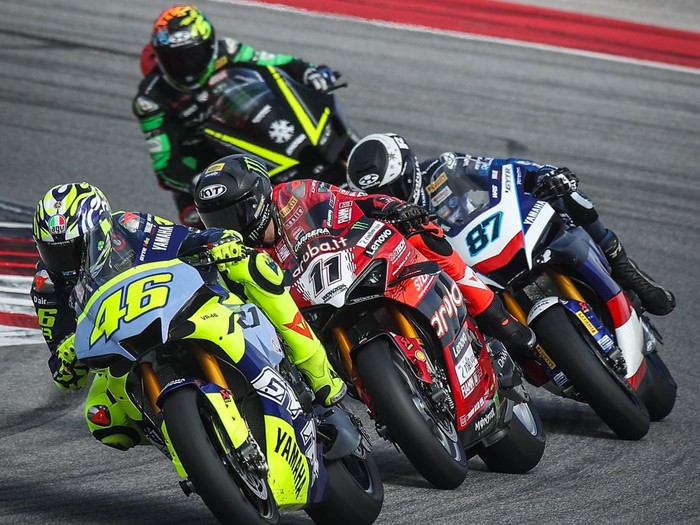 Valentino Rossi di tes World Superbike