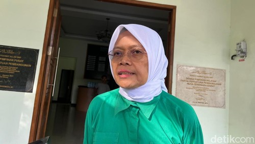 Waketum DPP PPP Ermalena saat ditemui di Kantor DPW PPP NTB pada Senin (29/1/2024).