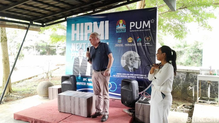 Ahli Belanda Leendeert di hari pertama memberikan profilnya tentang PUM dihadapan para pelaku UMKM di Pangandaran