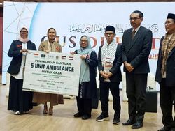 Ambulans dari Indonesia untuk Warga Gaza Palestina
