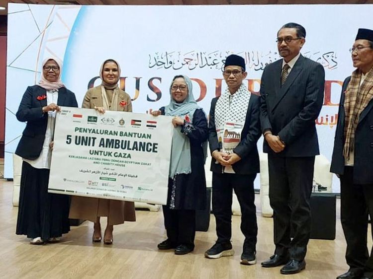Ambulans dari Indonesia untuk Warga Gaza Palestina