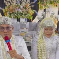 Andika Kangen Band sempat mengejutkan publik karena menikah untuk yang kelima kalinya. Andika menikahi seorang wanita yang berprofesi sebagai dokter bernama Ayu Kartika pada 31 Januari 2024. Foto: Instagram Andikan Mahesa