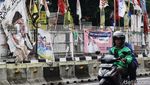 Potret APK Lusuh dan Kotor Hiasi Median Jalan