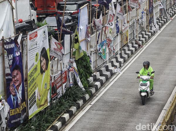 Potret APK Lusuh dan Kotor Hiasi Median Jalan