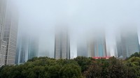 Badan Meteorologi China (CMA) memperingatkan hujan beku di seluruh negeri akan mempengaruhi sistem transportasi jelang Imlek.