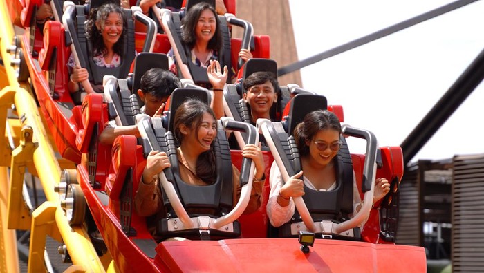 Boomerang Challenge Coaster di Trans Studio Bali