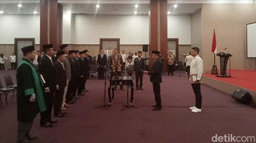 Bupati Lombok  TengahLalu Panthul Bahri melantik tujuh kepala OPD di Ballroom Kantor Bupati, Rabu (31/1/2024)