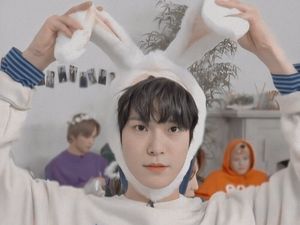 Bikin Ultah Doyoung NCT Makin Meriah Pakai Twibbon Lucu Ini!