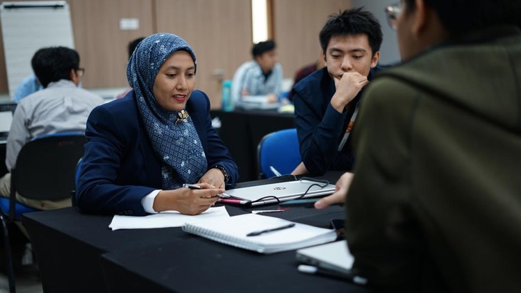 Enigma Camp, salah satu IT Bootcamp dan Talent Management terbaik di tanah air, meluncurkan layanan baru yang revolusioner, yaitu CTO as a Service. Layanan ini ditujukan untuk membantu tugas dan tanggung jawab Direktorat Teknologi Informasi di suatu perusahaan dalam menghadapi tantangan pengembangan teknologi informasi untuk mendukung strategi dan inovasi bisnis perusahaan tersebut.