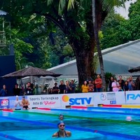 Meski tak secepat Cinta Laura, namun keahlian berenang ibu satu orang anak itu juga tak bisa dipandang sebelah mata. Walau tak keluar sebagai pemenang utama, namun dirinya sudah berhasil mengalahkan beberapa lawannya, seperti Soraya Rasyid dan Agatha Valerie. Foto: Instagram/@gisel_la/@claurakiehl