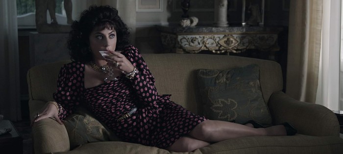 Cuplikan adegan Lady Gaga di House of Gucci.