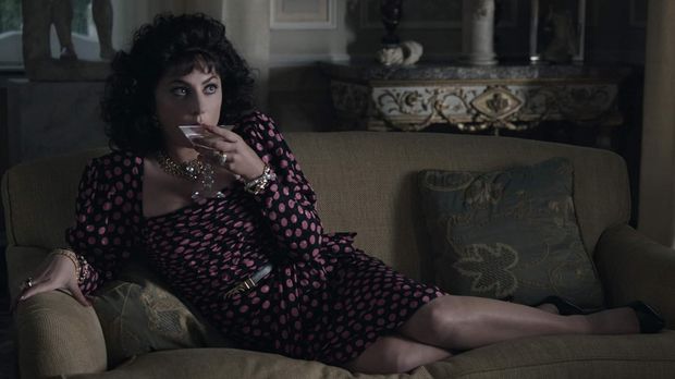 Cuplikan adegan Lady Gaga di House of Gucci.