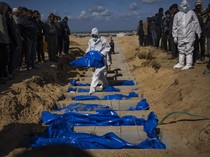 Israel Kembalikan 100 Jenazah Warga Gaza, Langsung Dimakamkan Massal