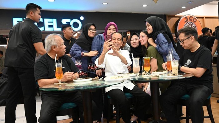 Jokowi jadi sasaran selfie