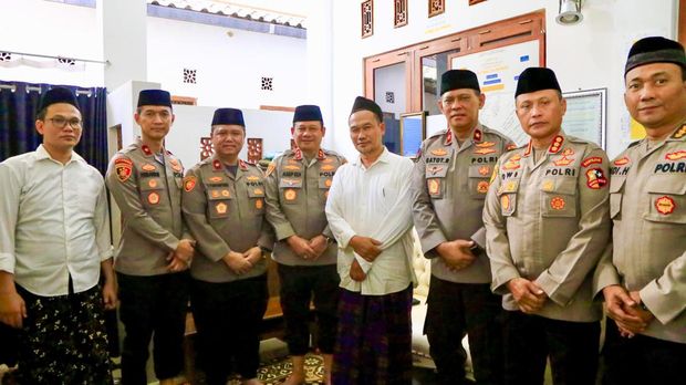 Kaops NCS Polri Silaturahmi ke Gus Baha