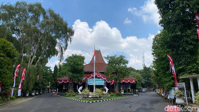 Kondisi Terkini Pendopo Sidoarjo Setelah Penggeledahan KPK Kondisi Terkini Pendopo Sidoarjo Setelah Penggeledahan KPK