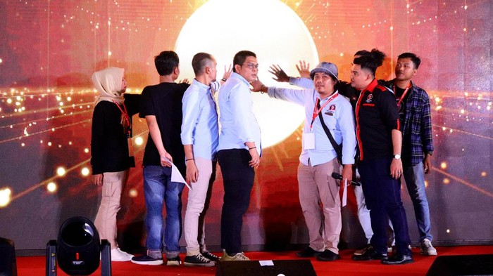 Kongres Kaum Moeda Indonesia Dukung Pilpres Sekali Putaran Ribuan aktivis mahasiswa dari berbagai kampus dan organisasi di seluruh Indonesia menghadiri Kongres Kaum Moeda Indonesia yang digelar oleh Formasi Indonesia Moeda (FIM) di Jakarta.