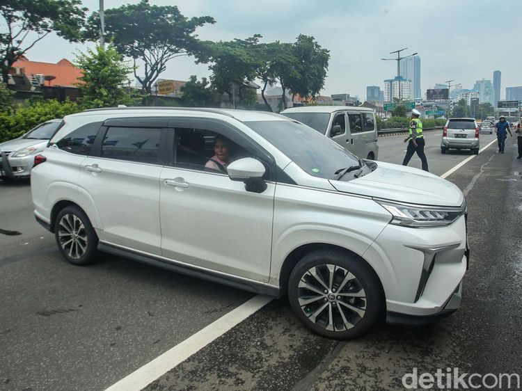 Penampakan Macet Imbas Demo Apdesi, Kendaraan Sempat Diputar Balik