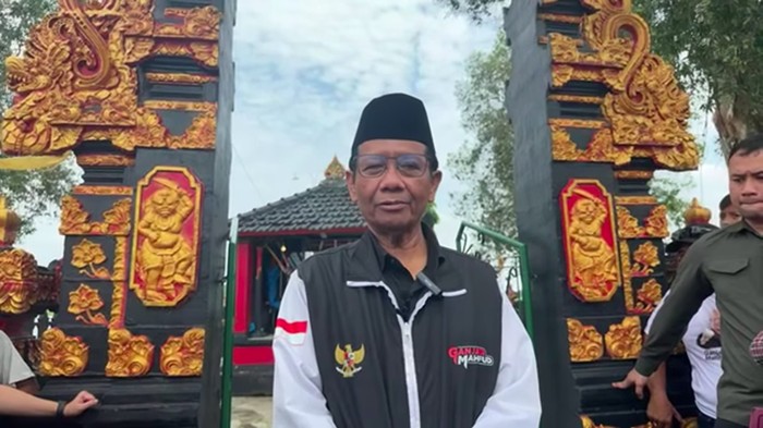 Mahfud Md menyampaikan langkah pengunduran diri dari jabatan Menko Polhukam (YouTube Mahfud MD Official)
