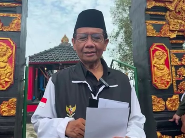 Mahfud Md menyampaikan langkah pengunduran diri dari jabatan Menko Polhukam (YouTube Mahfud MD Official)