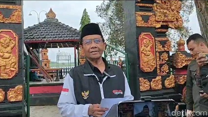 Mahfud Md saat berada di Lampung Tengah, Lampung.