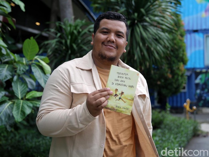 Novel Teruntuk Masa Kecil Dan Aku Di Kemudian Hari Karya Rofie Fauzie Novel Teruntuk Masa Kecil Dan Aku Di Kemudian Hari Karya Rofie Fauzie