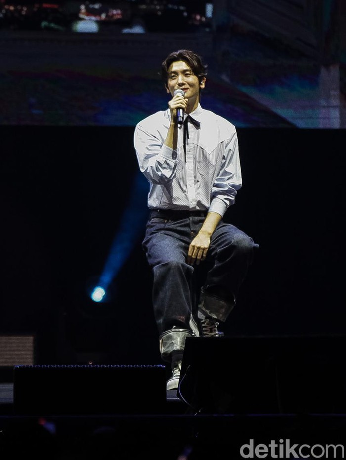 Park Hyung Sik dalam gelaran 2024 Asia Tour Fan Meeting SIKcret Time in Jakarta pada Sabtu (27/1/2024) di Tennis Indoor Senayan.