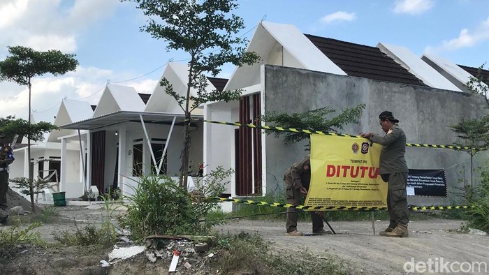 Penyegelan Perumahan ilegal di atas tanah kas desa Maguwoharjo Sleman, (19/5/2023).