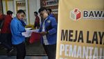 Pose 2 Jari dari Mobil Kepresidenan Dilaporkan ke Bawaslu