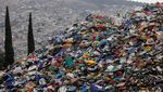 Potret Damkar Berjibaku Padamkan Kebakaran TPS Plastik di Meksiko