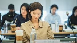 Foto-foto Bintang Drakor Queen of Tears Baca Naskah Perdana Foto-foto Bintang Drakor Queen of Tears Baca Naskah Perdana