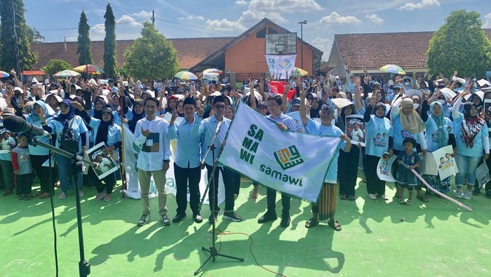 Relawan Solidaritas Ulama Muda Jokowi (Samawi) kembali menggelar apel dan pelepasan relawan canvasing di Jember, Jawa Timur.