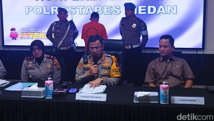 Seorang pria ditangkap usai mencuri motor milik bosnya di Medan. (Foto: Goklas Wisely).