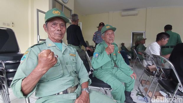 Suasana kegiatan peningkatan kapasitas SDM anggota Satlinmas Kota Tasikmalaya.