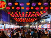 Wisata Malam di Hong Kong: Gemerlap dan Banyak Jajanan