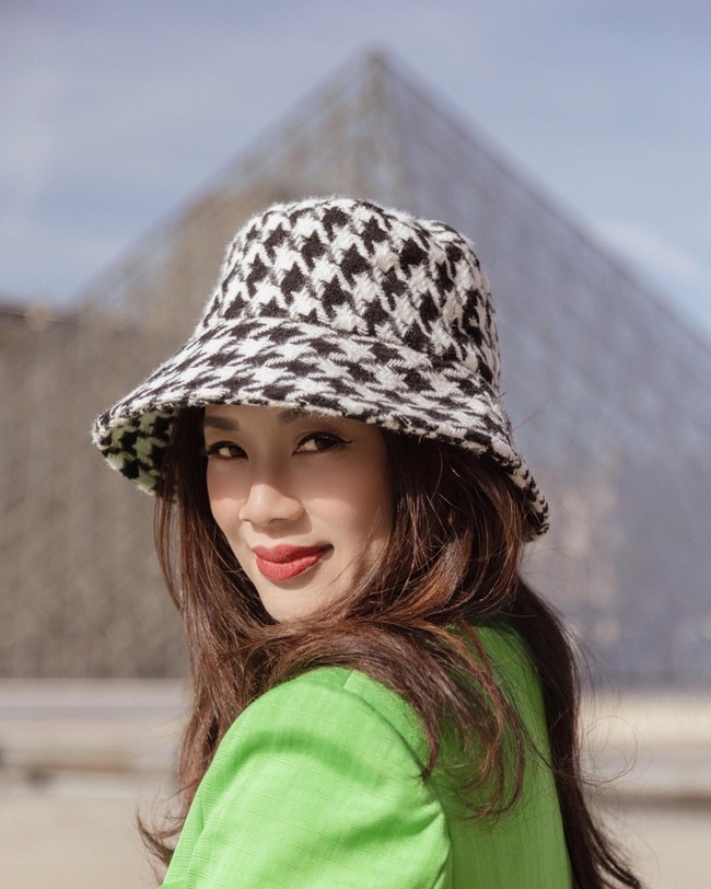 Ketika membagikan potretnya di media sosial, kebanyakan orang menyangka wanita tersebut masih berusia 20 tahunan. Padahal Tjin Lee sudah berumur 50. Foto: Instagram Tjin Lee