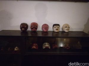 5 Fase Kehidupan Makna di Balik Topeng Cirebon